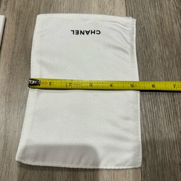 Chanel dust cloth pouch (outer Envelope has Imperfections) - Picture 4 of 5